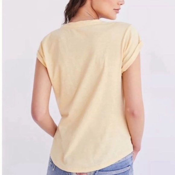 💟 Anthropologie Pilcro “Silver Lake Farmer’s Market” Yellow Graphic Tee Size XS - Picture 2 of 15